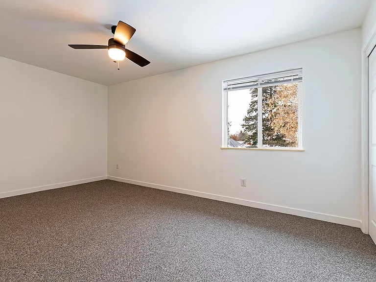 909 Defoe St #B — Photo 19