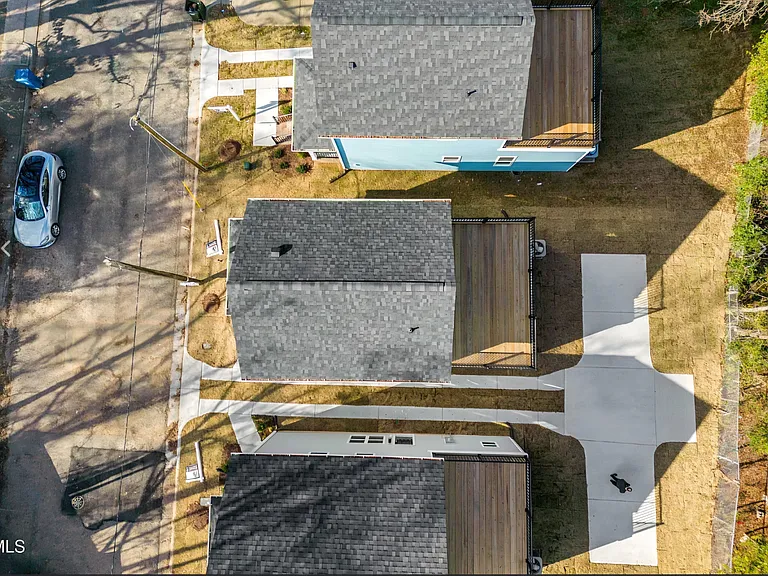 1107 Simmons St — Photo 7