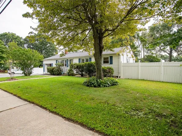 150 East St, Cranston, RI 02920