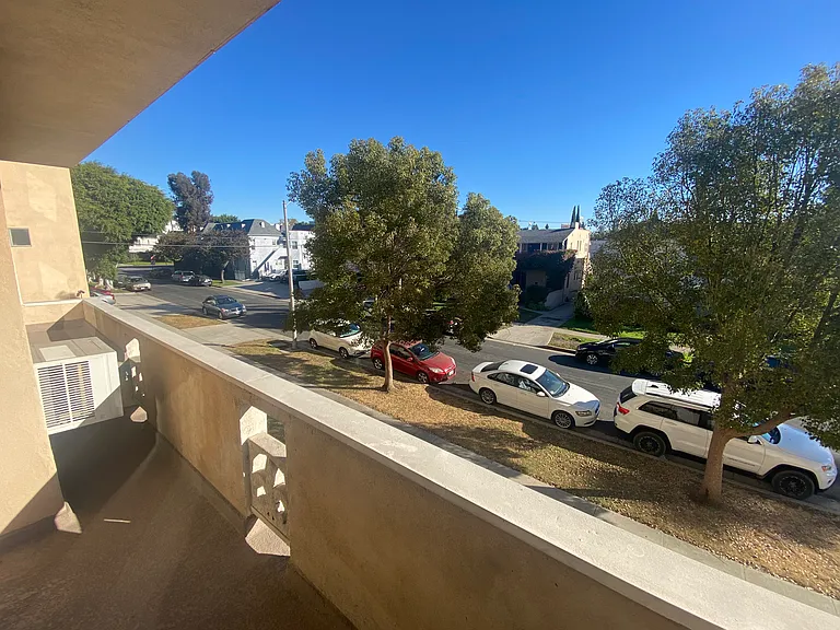R&A INVESTMENTS HOLT — Photo 38