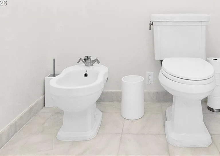 50 S Pointe Dr #2702 — Photo 36