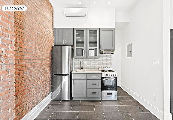 3rd image of 263 W 131st St #3B
