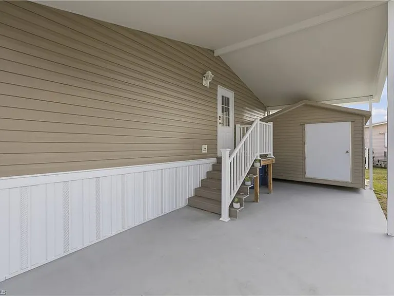 24 Red Poinciana Dr — Photo 3