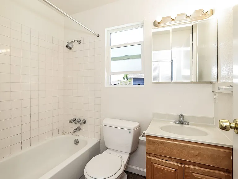5851 Vallejo St #D — Photo 23