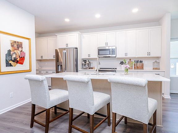 4th image of 310 Paradise COURT