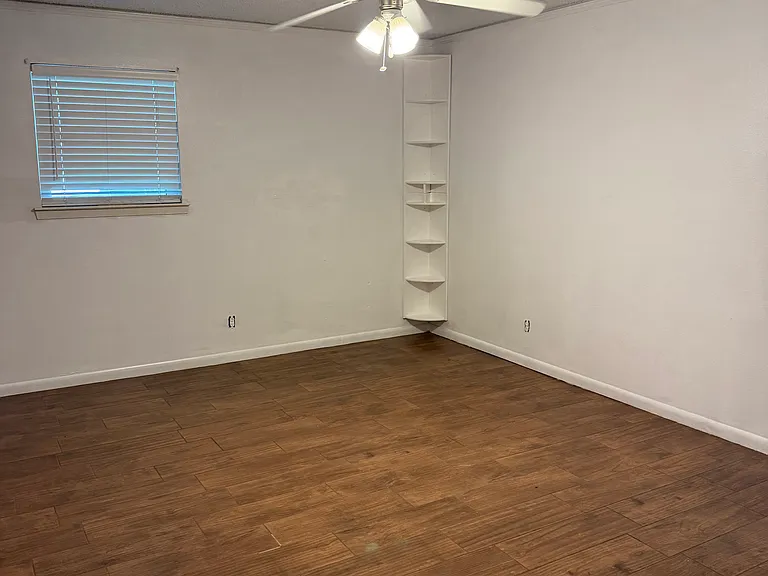 607 Estes Dr — Photo 18