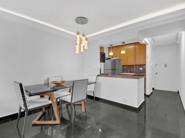 235 East 40th Street 24H image 5 of 6