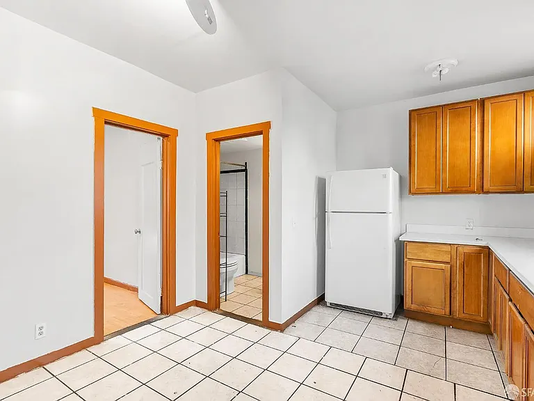1748 E 15th St #1 — Photo 9