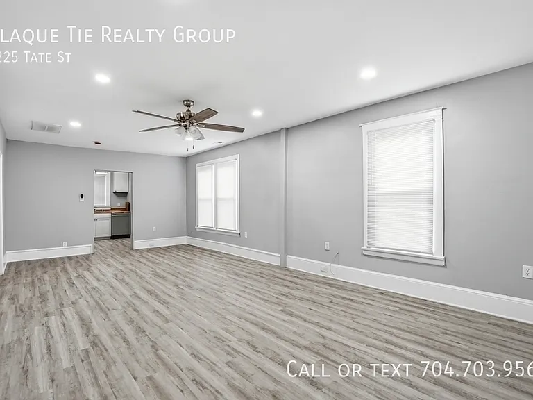 2225 Tate St — Photo 5