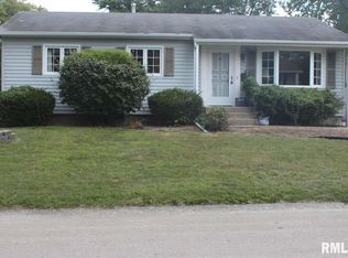 1621 13th St, Silvis, IL 61282