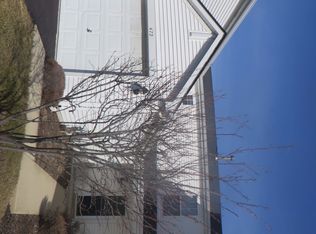 472 Springwood Dr, Joliet, IL 60431