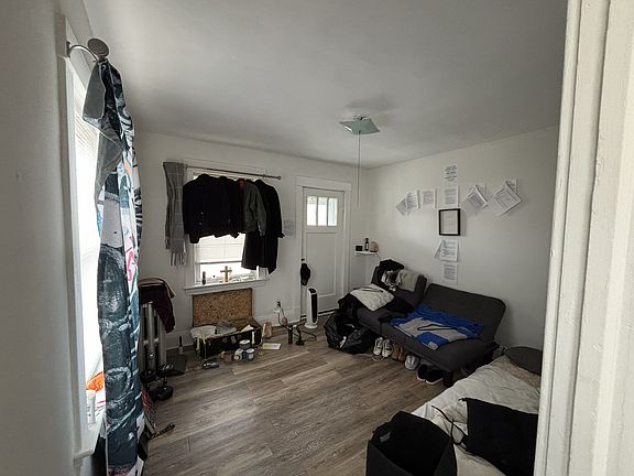 4th image of 2089 Fairview Ave #3
