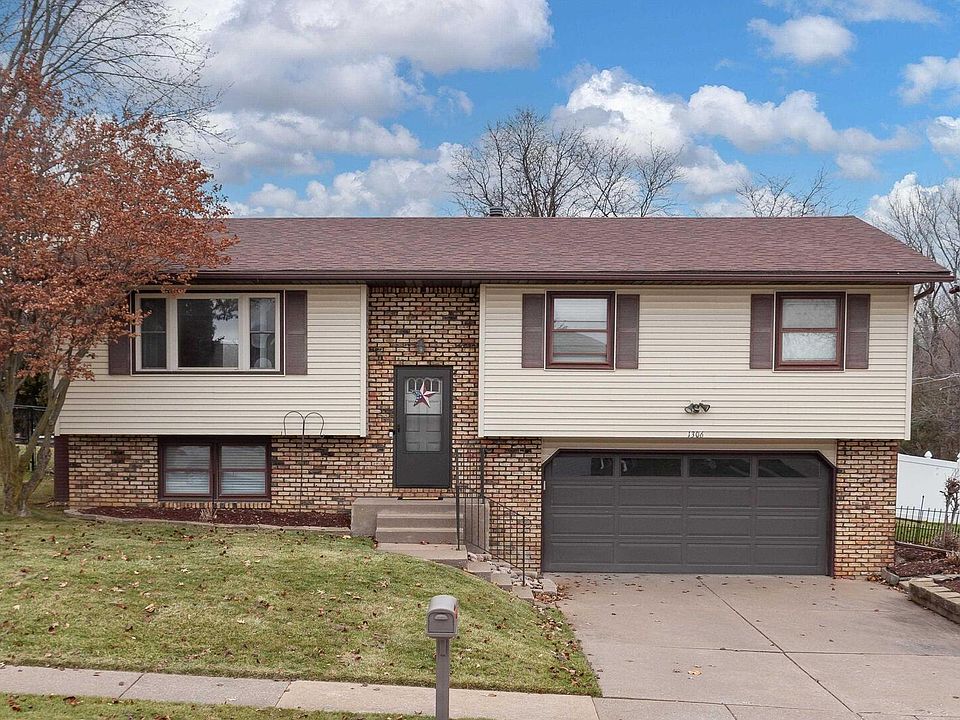 1st image of 1306 W 41st St