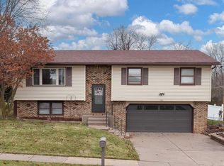 1306 W 41st St, Davenport, IA 52806