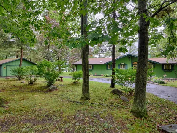 23673 Iroquois Island Dr E, Alexandria Bay, NY 13607