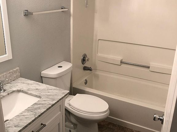 5th image of 6835 Candelia Ave NW