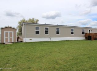 926 Palomino Ln, Dickinson, ND 58601