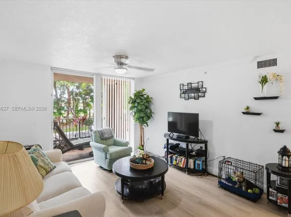12166 Saint Andrews Pl APT 203, Miramar, FL 33025
