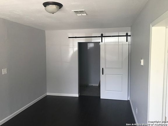 3rd image of 3307 Colglazier Ave