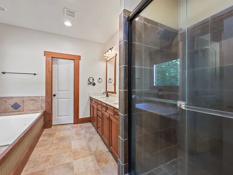 2171 Briarwood Cir — Photo 7