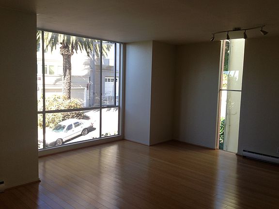 4th image of 439 Greenwich St APT 4A