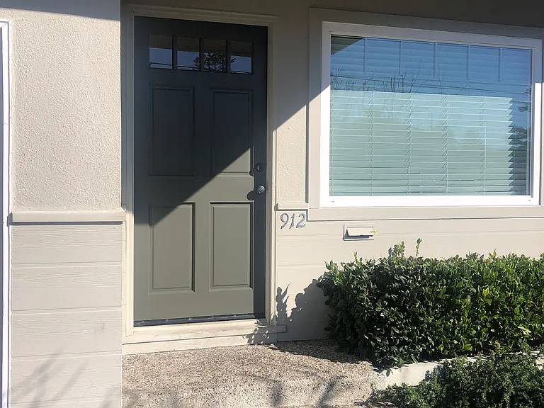 912 Roosevelt St — Photo 15