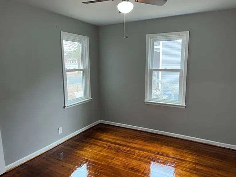 808 N Elm St — Photo 4