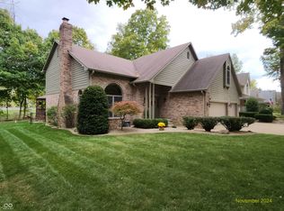 3819 S Village Dr, New Palestine, IN