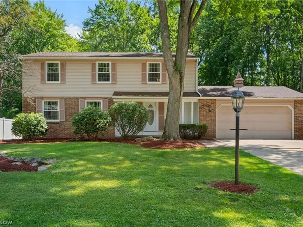 1370 Bittersweet Dr NE, Warren, OH 44484