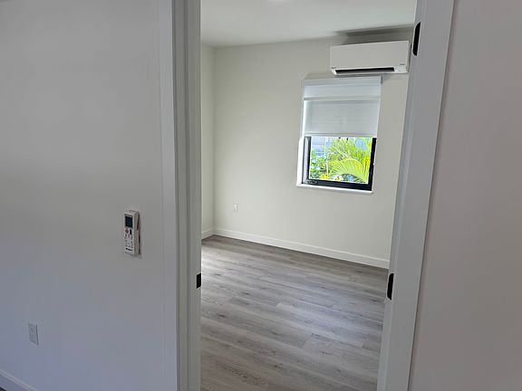 4th image of 2034 SW 3rd Ave W #18W