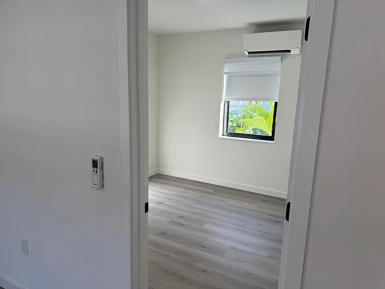 2034 SW 3rd Ave W #18W — Photo 4