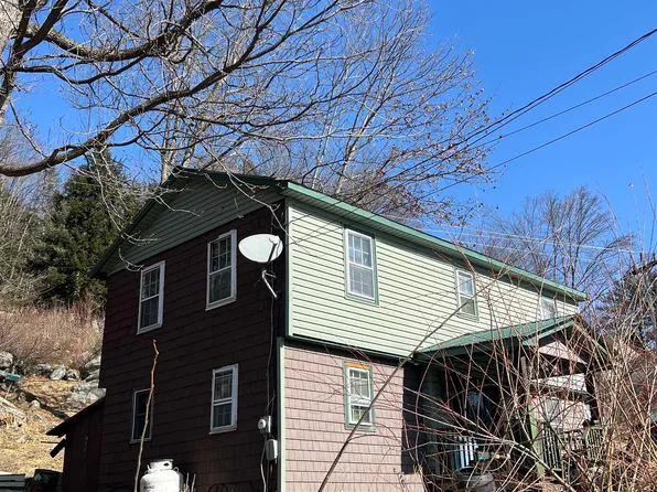 32 Fairground Heights, Springfield, VT 05156