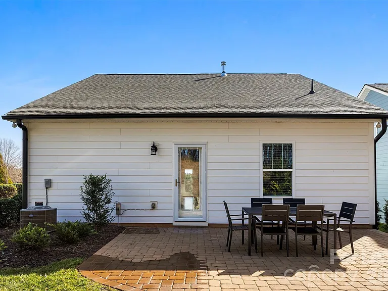 21216 Sanctuary Dr — Photo 23