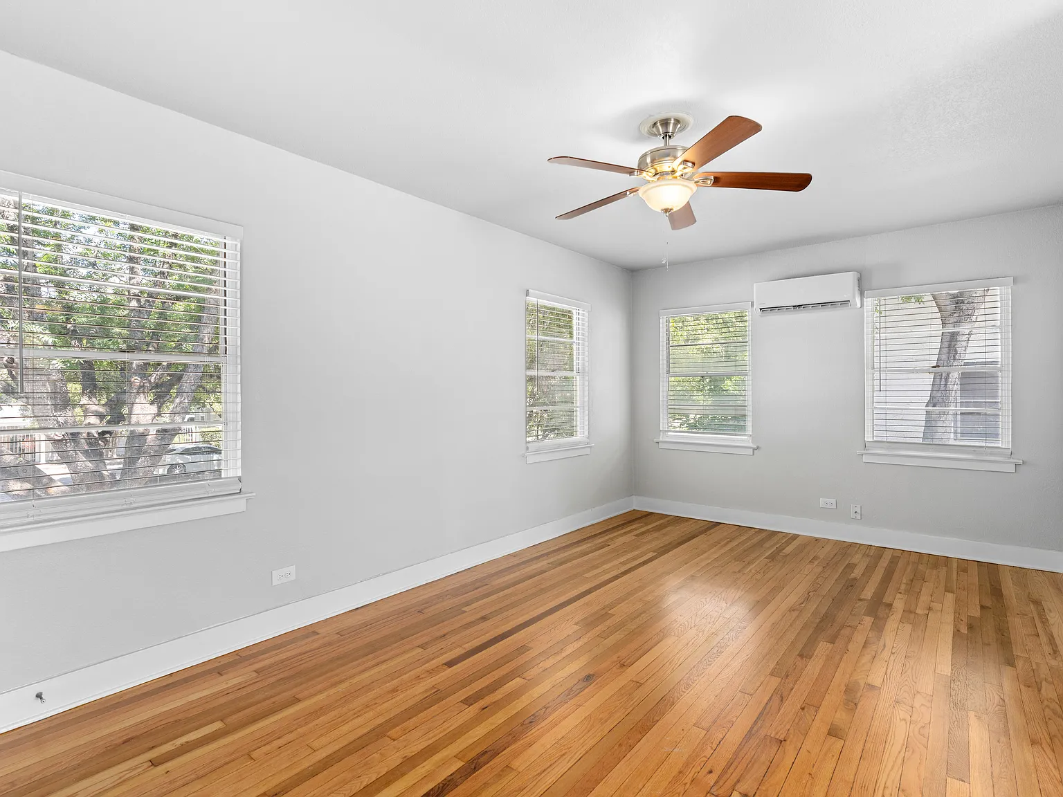 1 bed, 750 sqft, $975 — Photo 2