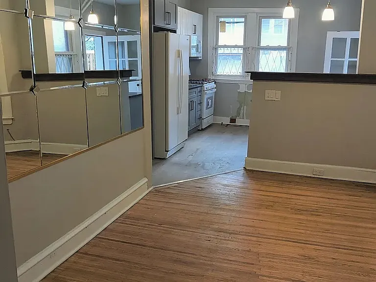 258 E Penn St — Photo 8
