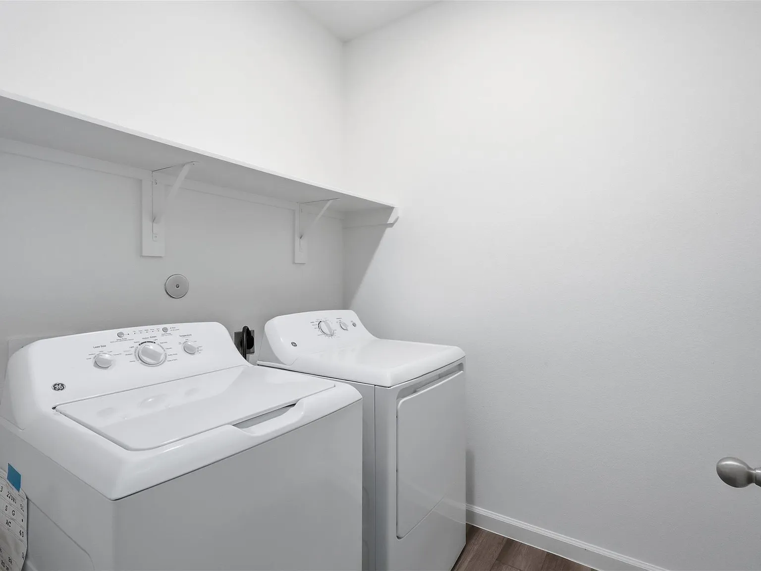 3 bed, 2.5 bath, 2500 sqft, $2,500 — Photo 4