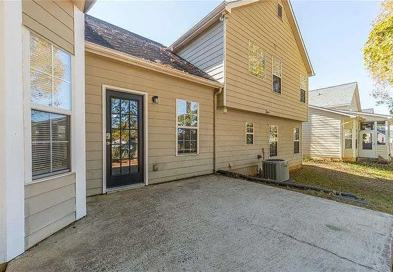 2716 Lake Park Rdg E — Photo 38