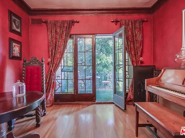 642 S Bronson Ave #207 — Photo 27
