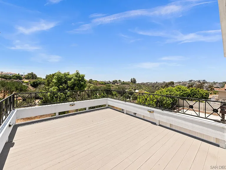 1068 Pacific Hill St — Photo 41
