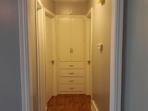 5th image of 909 N Fontana Ln