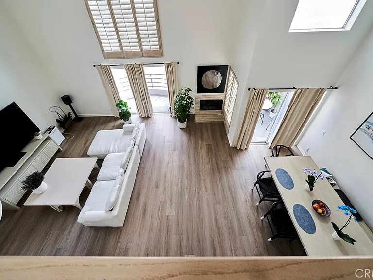 1617 S Beverly Glen Blvd #303 — Photo 8