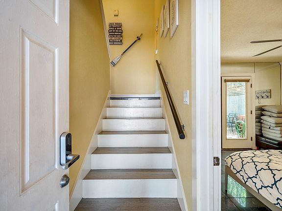 5th image of 22547 Bayview Cir