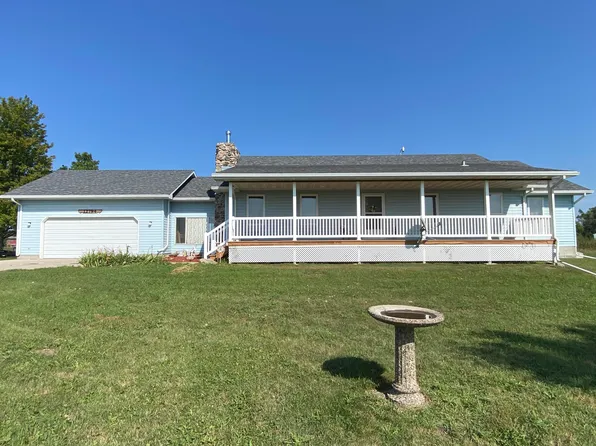 12794 Hobby Dr, Aberdeen, SD 57401