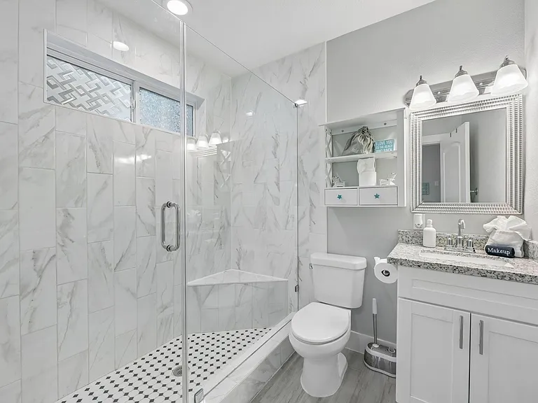 1022 Avenue L — Photo 23