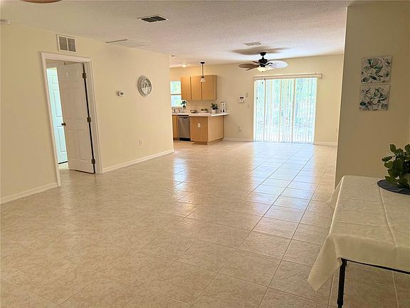 3rd image of 996 W COLBERT COURT