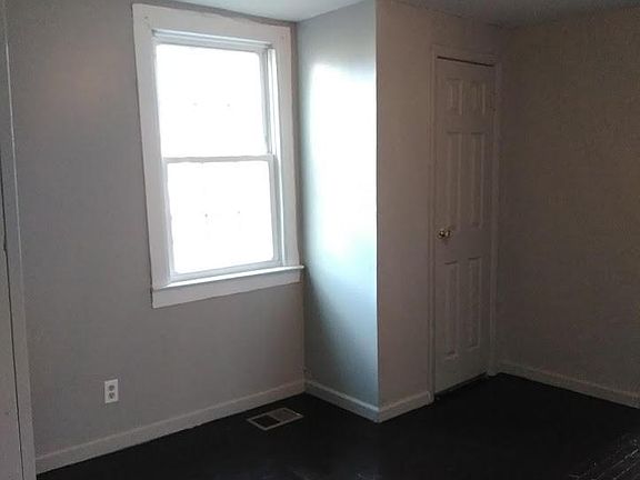 5th image of 1010 Clemmons St #A