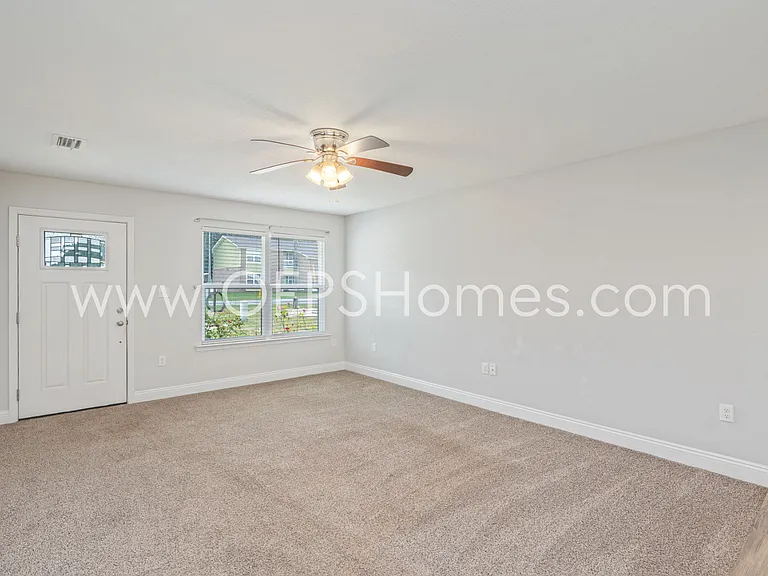 824 Valley Rd — Photo 8