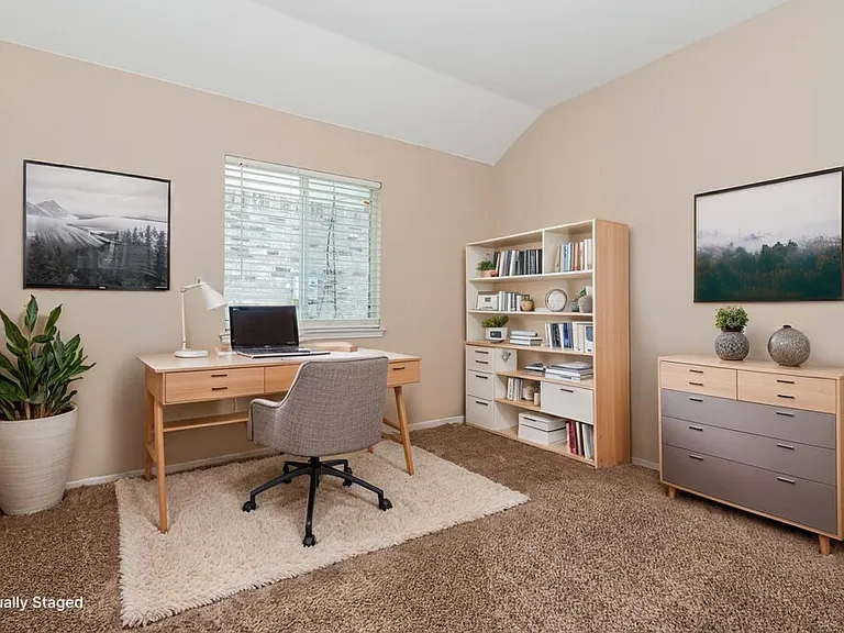 906 Oak Hollow Ln — Photo 15