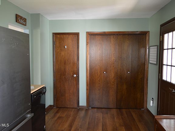 5th image of 2219 Greenacre Dr