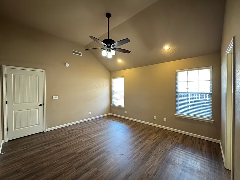 4809 Manchester Dr — Photo 7